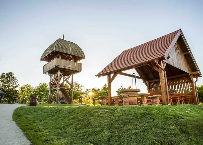 Fahaz A Kilatonal Woodhouse Lux Near Koszeg 6km Szombathely 10km Buek 20km Chalet *